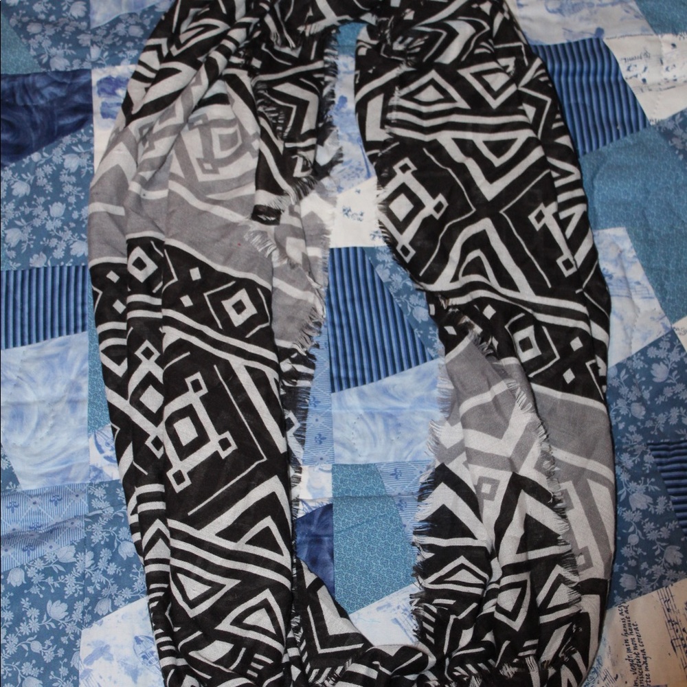 Maurice’s - Infinity Scarf